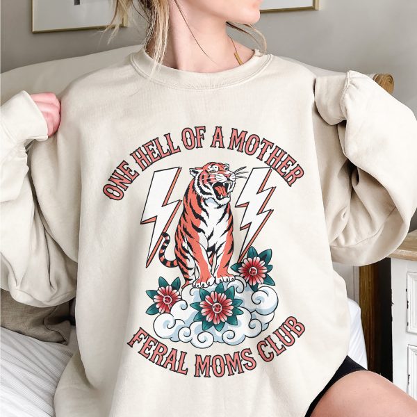 250106802 gm t shirt one hell of a mothers feral moms club tigers mothers day 3 r56j7