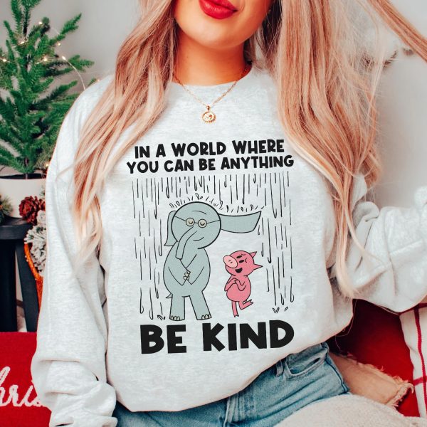 ttl250701235 gm tshirt be kind in a world where you can be anything teache 4 r6ak9